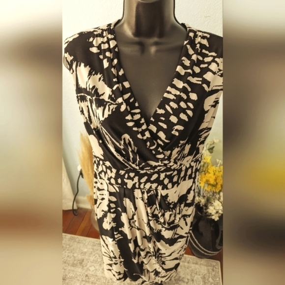 Jones New York Dress Black/Cream Sleeveless Front Wrap Detail Dress - Picture 1 of 16